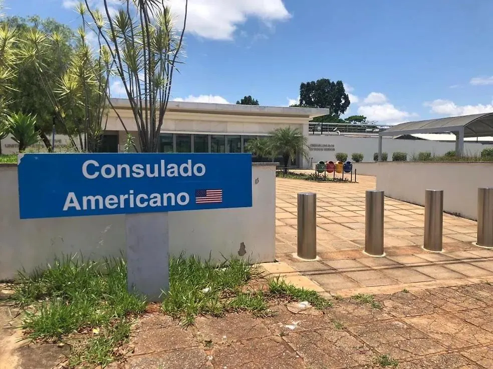 F302 Fi Condominio Em Asa Norte Com Excelente Internet Brasilia Apartment