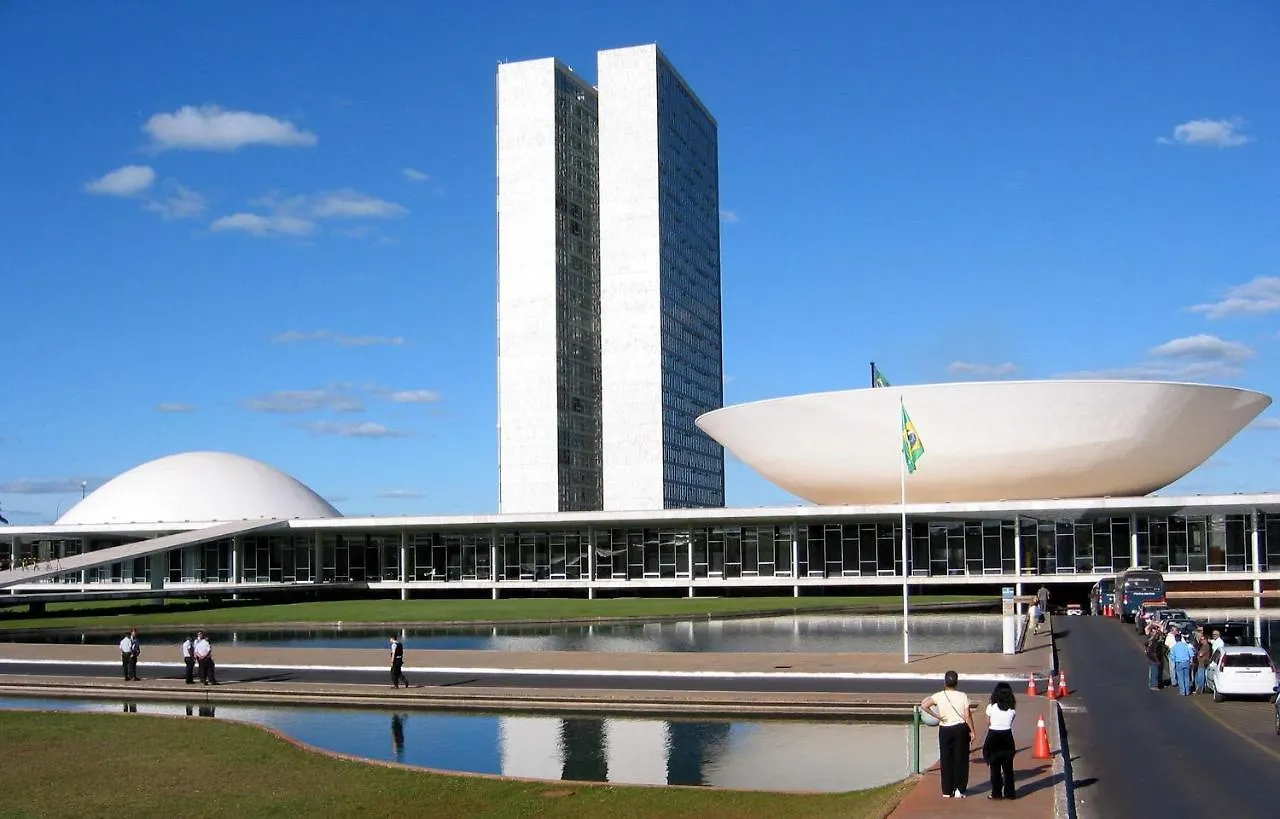 F302 Fi Condominio Em Asa Norte Com Excelente Internet Brasilia Apartment