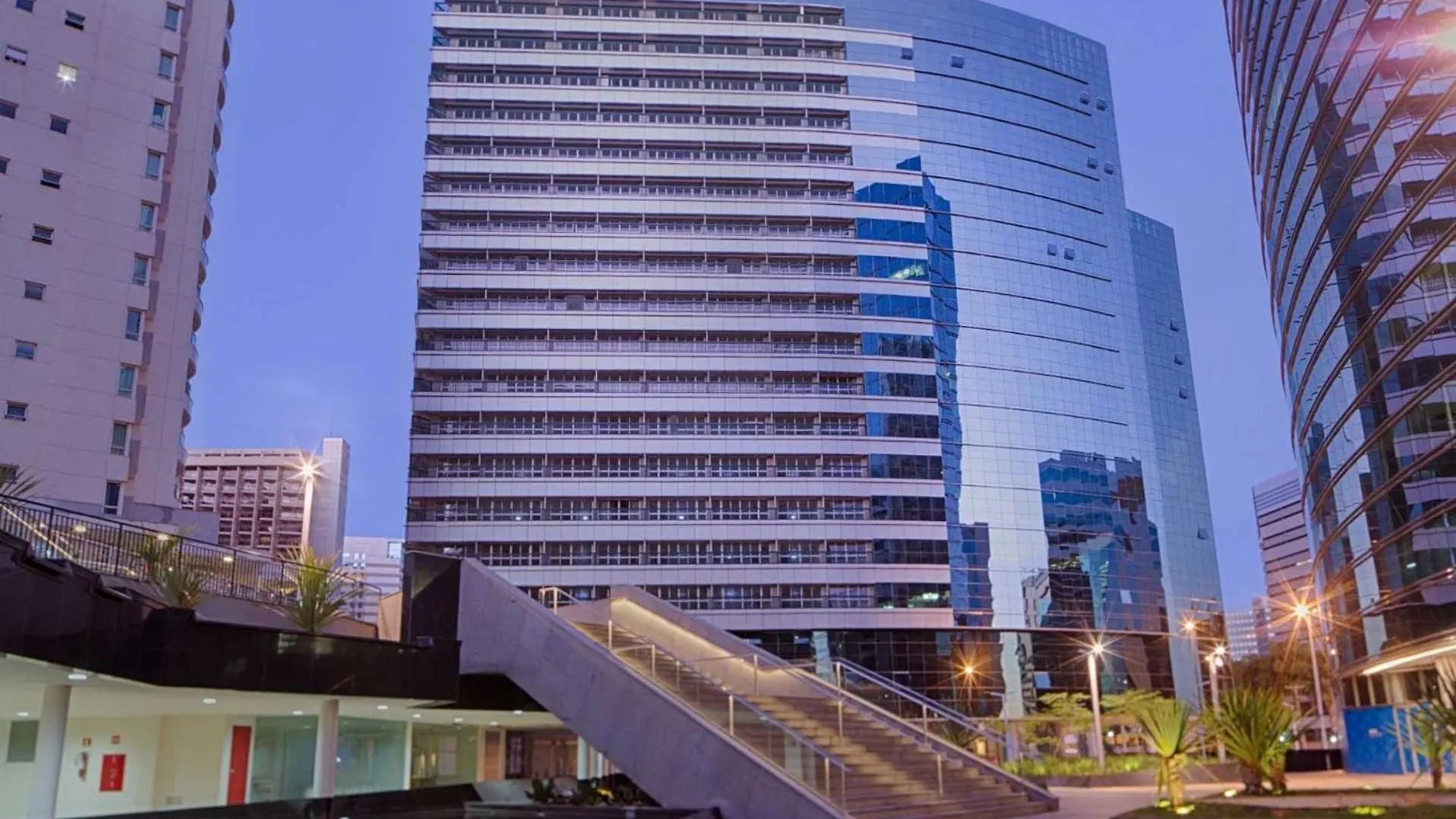 Appartamento F302 Fi Condominio Em Asa Norte Com Excelente Internet Brasilia